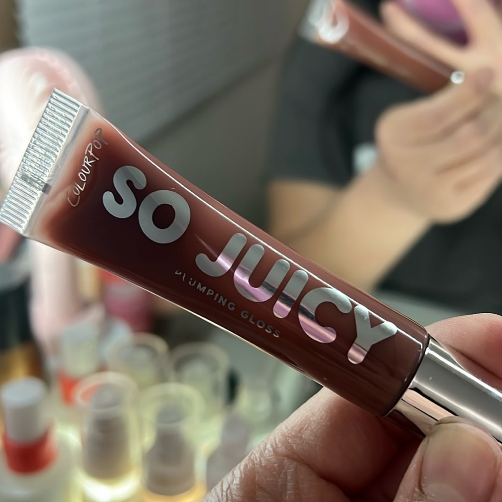 Nude colourpop gloss
